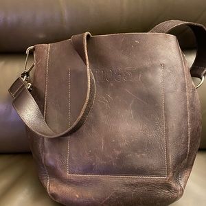 M0851 iconic unlined leather tote/hobo bag, also known as the Feed Bag.
